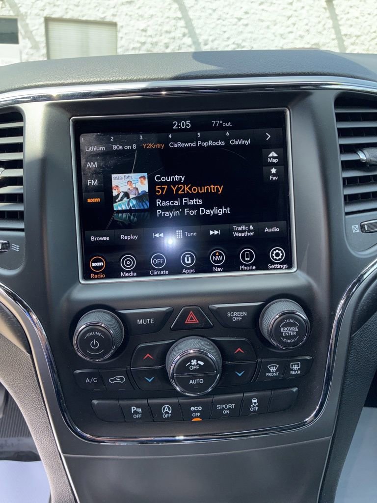 Used 2018 Jeep Grand Cherokee Altitude AWD/4WD image 15