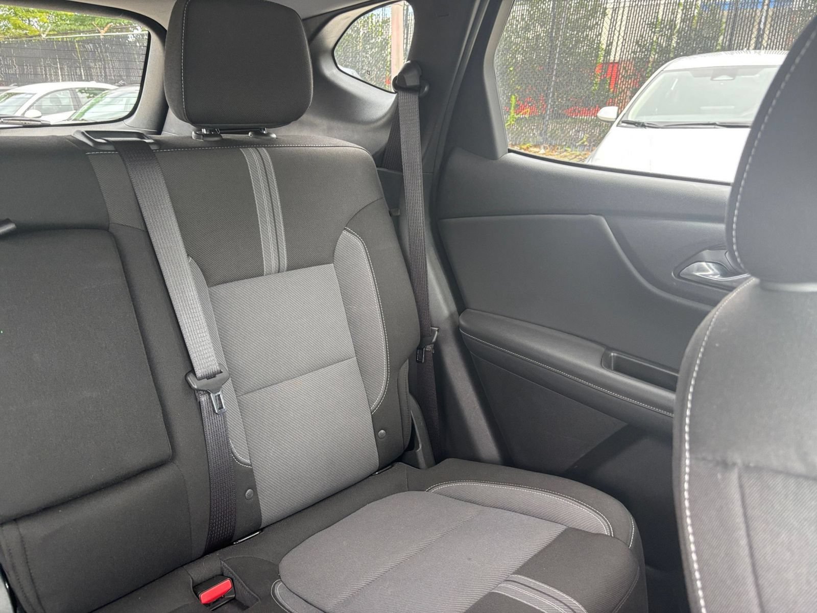 Used 2025 Chevrolet Blazer LT FWD image 32
