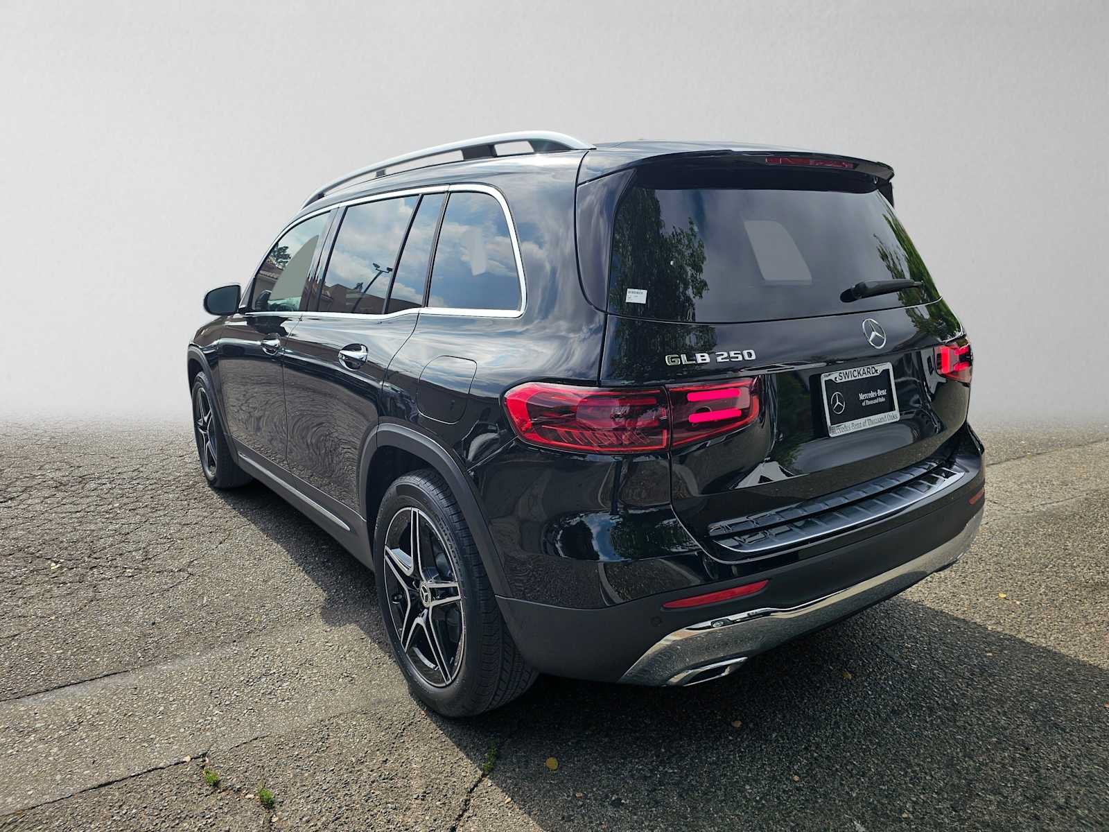 New 2026 Mercedes-Benz GLB 250 image 5