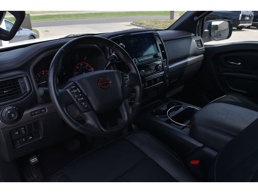 Used 2024 Nissan Titan PRO-4X image 12