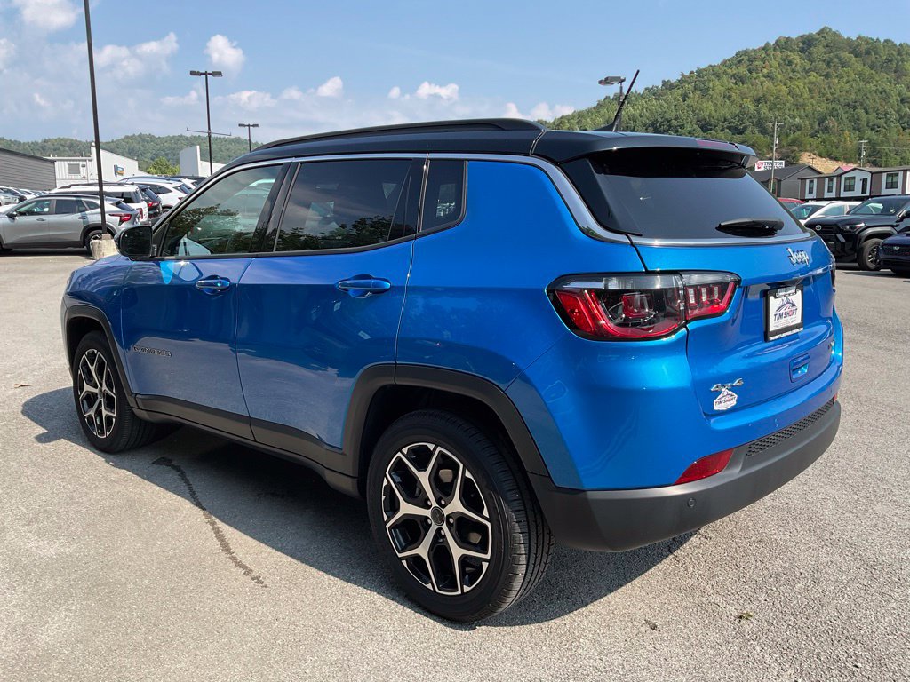 Used 2025 Jeep Compass Limited AWD/4WD image 4