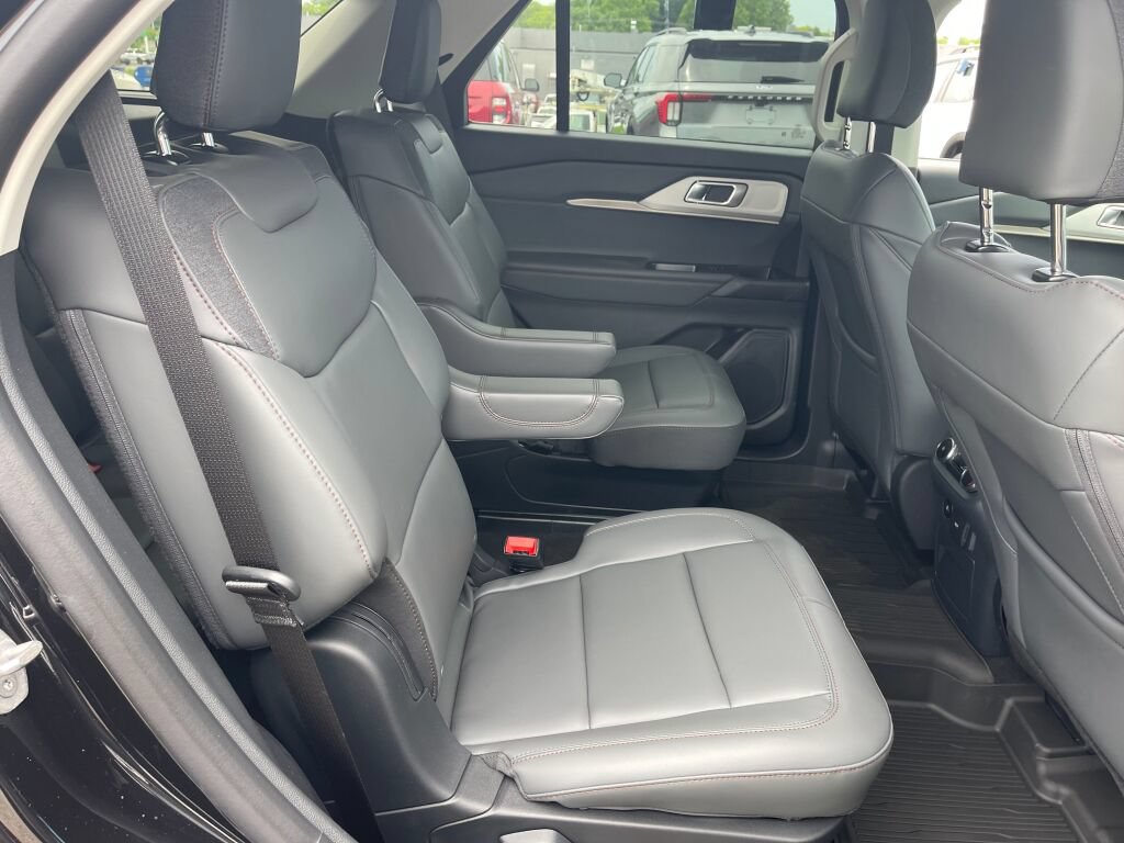 New 2026 Ford Explorer Active w/ Active Comfort Package AWD/4WD image 23
