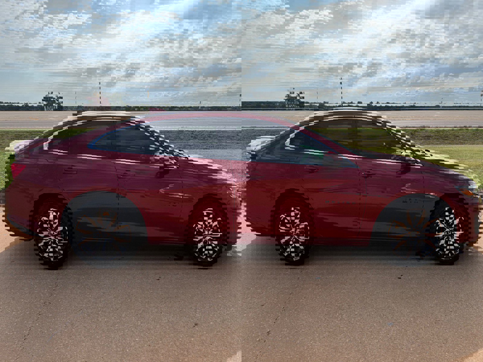 Used 2025 Chevrolet Malibu RS image 2