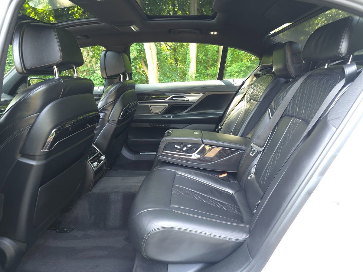 Used 2022 BMW 740i xDrive w/ M Sport Package AWD/4WD image 15