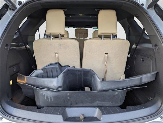 Used 2017 Ford Explorer XLT w/ Equipment Group 202A image 6