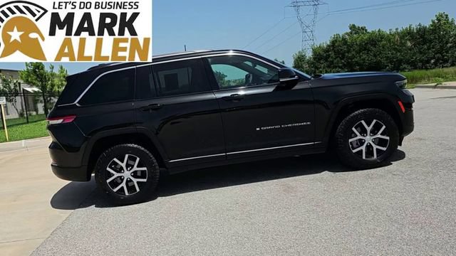 Used 2023 Jeep Grand Cherokee Limited AWD/4WD image 9