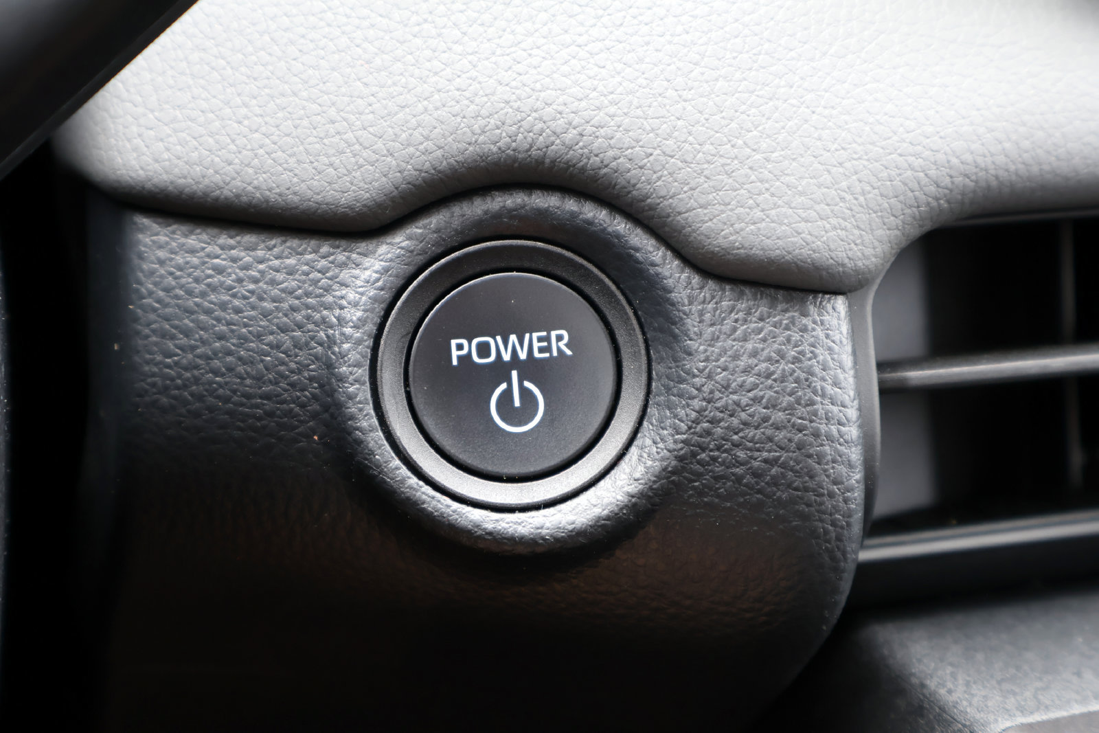 Used 2026 Toyota RAV4 LE AWD/4WD image 23
