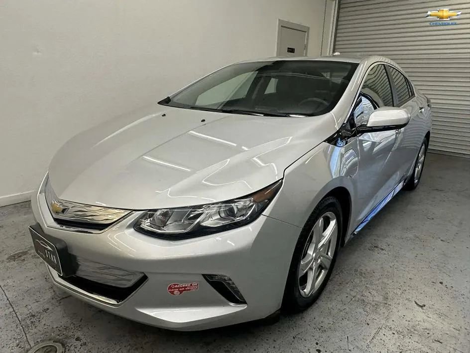 Used 2017 Chevrolet Volt LT w/ Comfort Package image 3