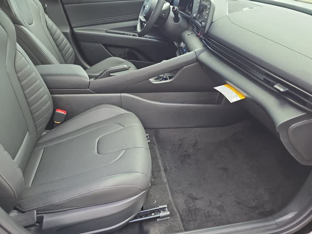 New 2026 Hyundai Elantra SEL Sport FWD image 23