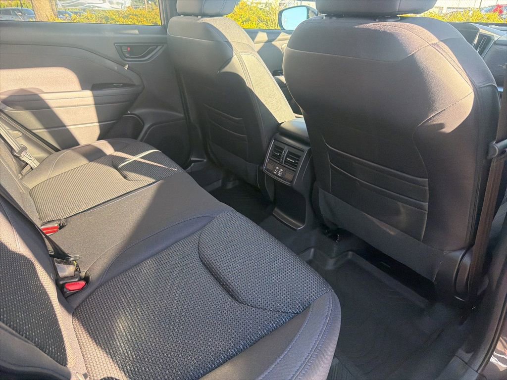Used 2025 Subaru Forester Premium image 23