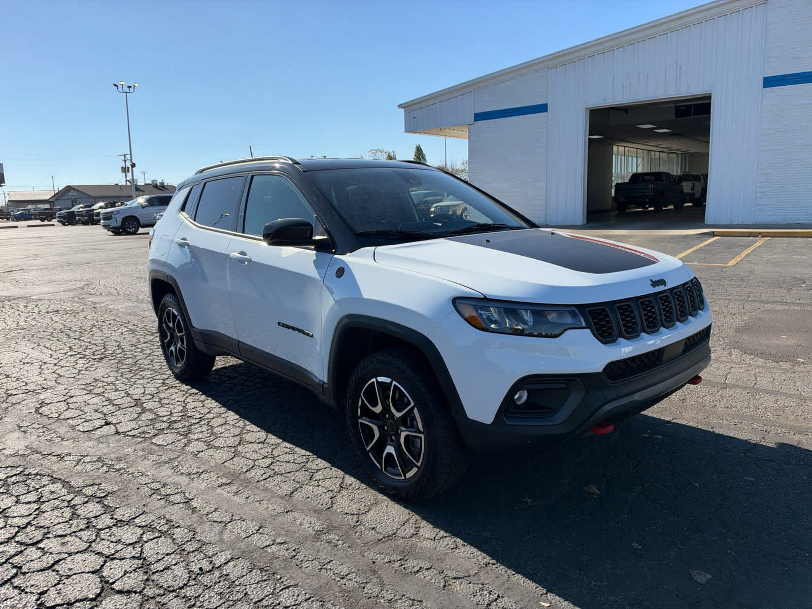 Used 2025 Jeep Compass Trailhawk AWD/4WD image 7