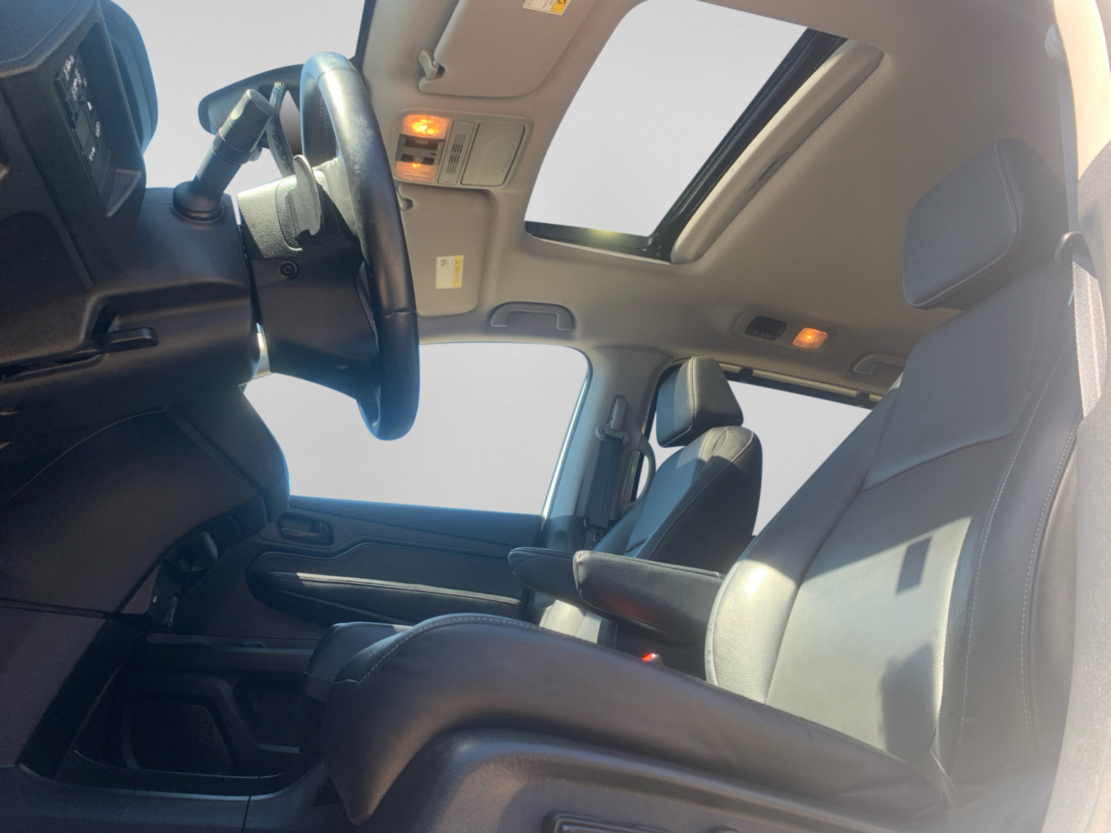 Used 2024 Honda Odyssey EX-L image 17