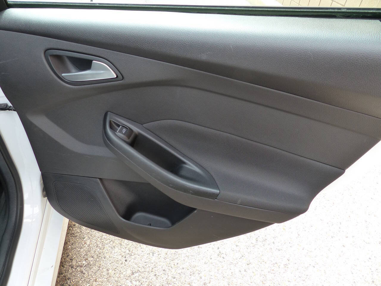 Used 2018 Ford Focus ST FWD image 23