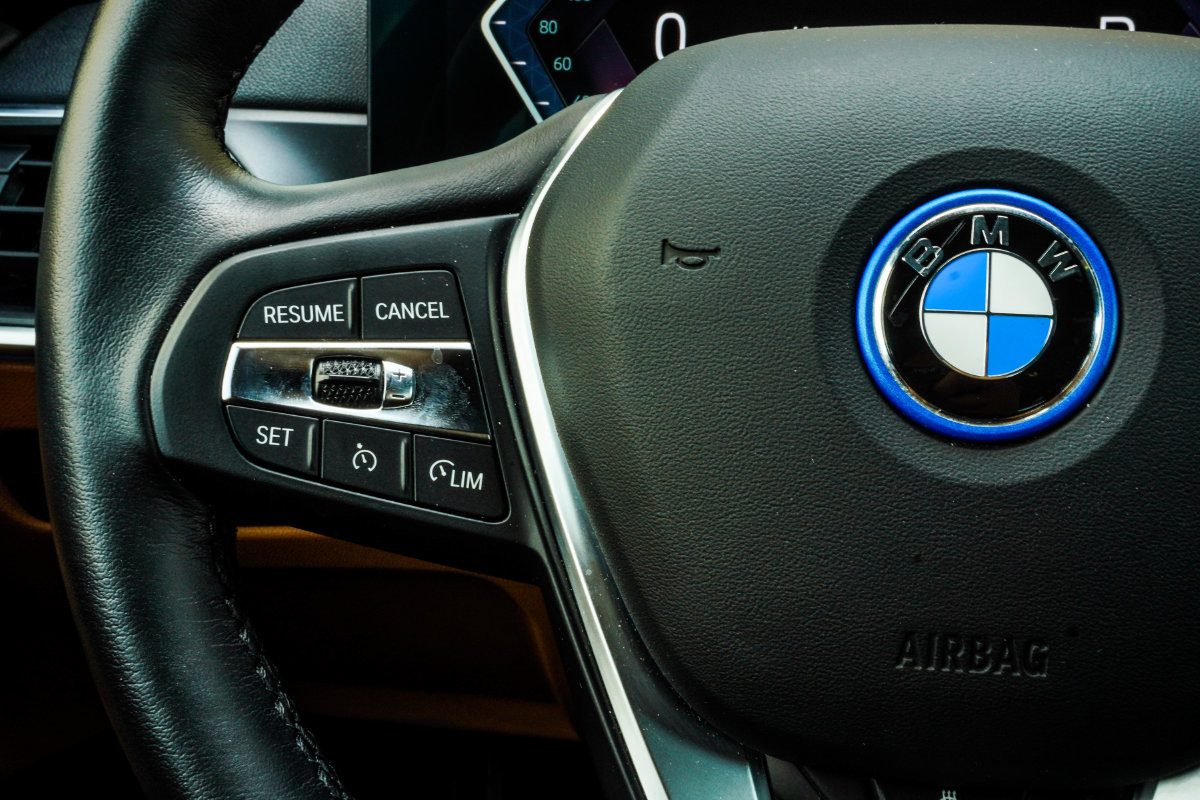 Used 2024 BMW i4 eDrive40 w/ Premium Package RWD image 33