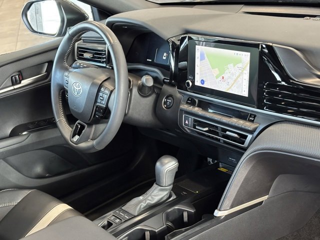 Used 2025 Toyota Camry SE image 32