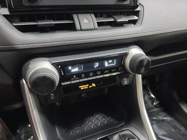 Used 2019 Toyota RAV4 LE w/ All Weather Liner Package AWD/4WD image 21