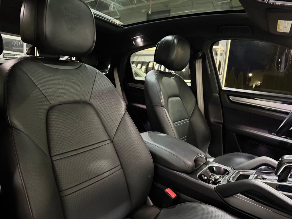 Used 2022 Porsche Cayenne S AWD/4WD image 30