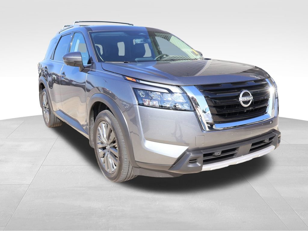 Used 2025 Nissan Pathfinder SL w/ SL Premium Package AWD/4WD image 10
