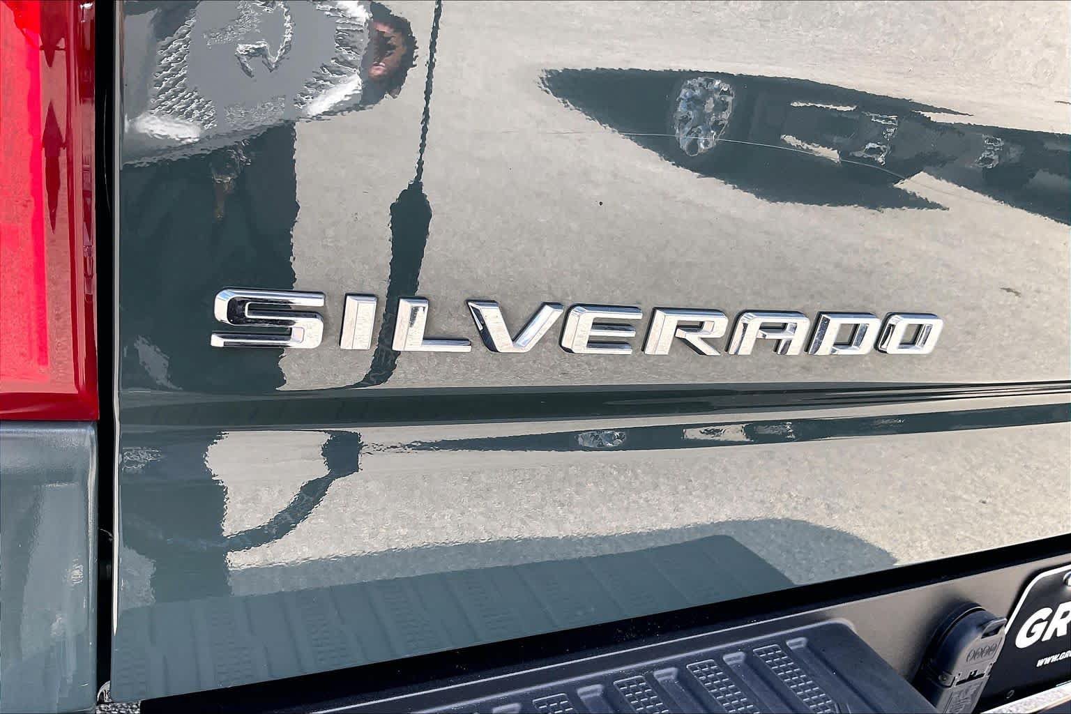 Used 2025 Chevrolet Silverado 1500 LT AWD/4WD image 29