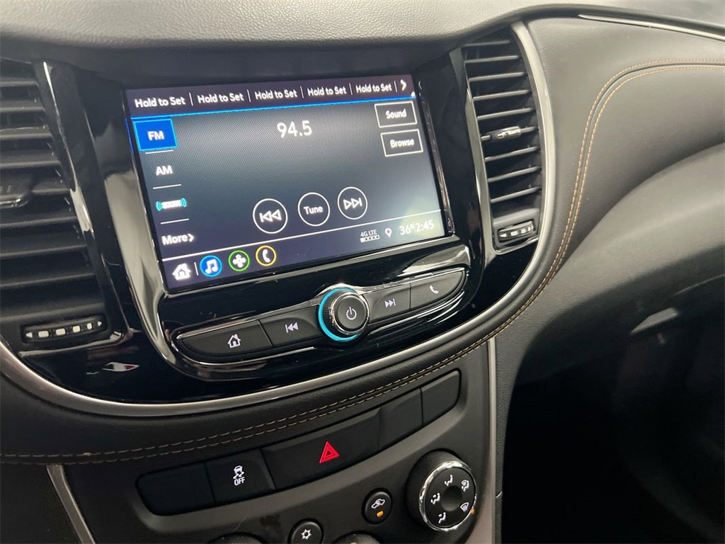 Used 2022 Chevrolet Trax LT w/ LT Convenience Package image 13