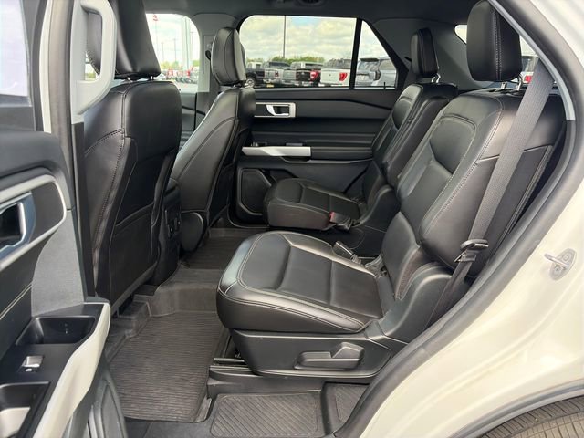 Used 2024 Ford Explorer XLT w/ Equipment Group 202A AWD/4WD image 29
