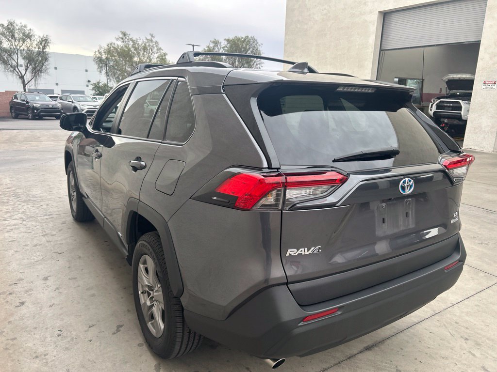 Used 2024 Toyota RAV4 LE AWD/4WD image 4