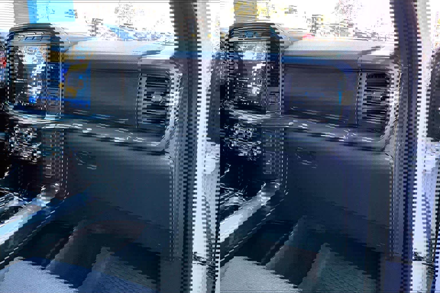 Used 2022 Ford F150 XLT w/ Equipment Group 302A High image 19