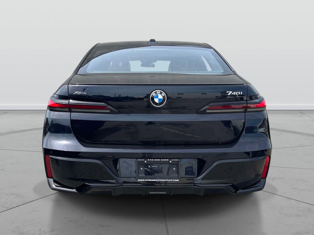 Used 2025 BMW 740i xDrive AWD/4WD image 6