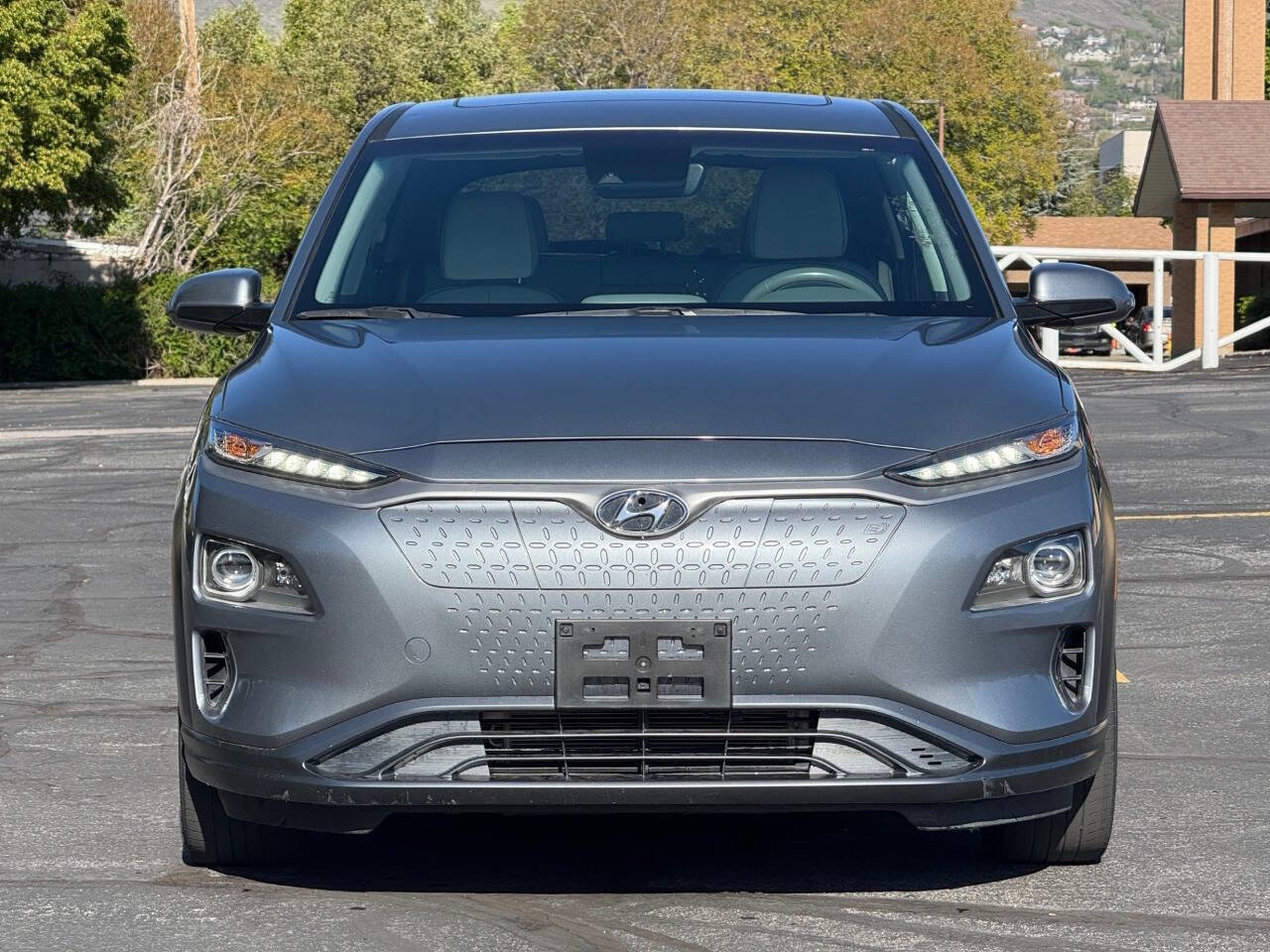 Used 2021 Hyundai Kona Limited w/ Cargo Package FWD image 2