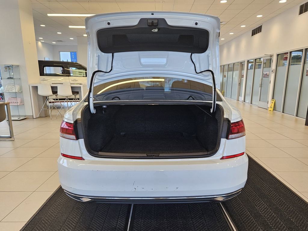 Used 2020 Volkswagen Passat 2.0T SE image 9