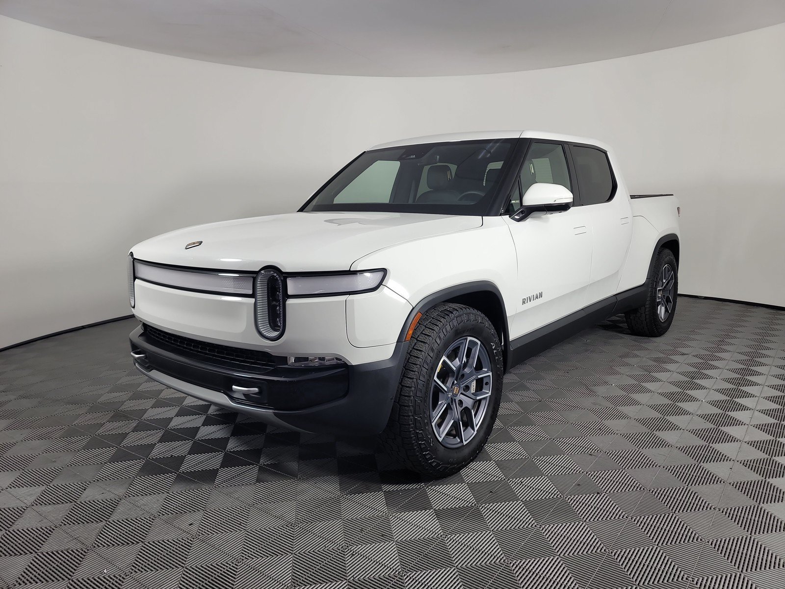 Used 2024 Rivian R1T Adventure