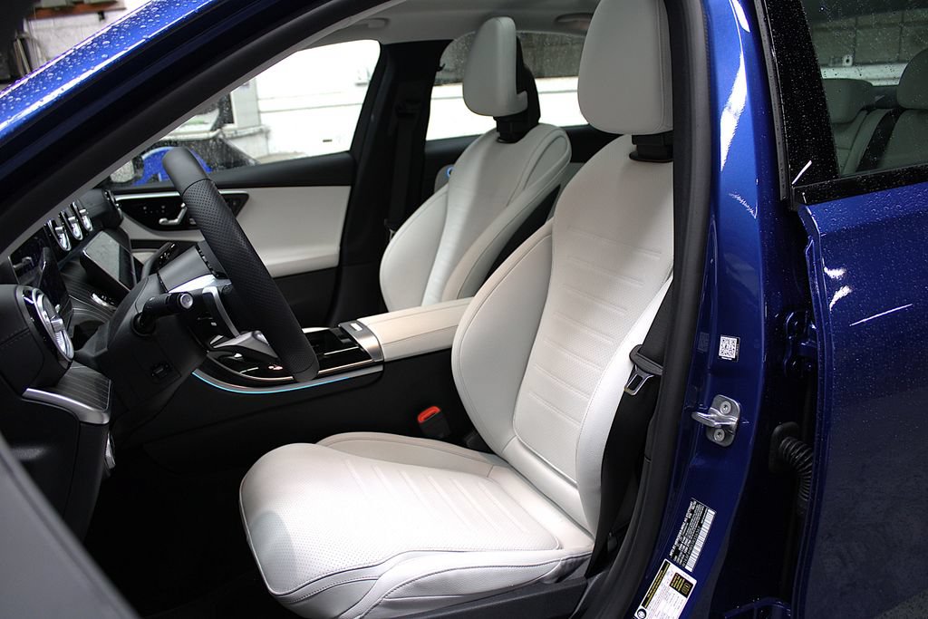 Used 2026 Mercedes-Benz C 300 4MATIC Sedan image 5