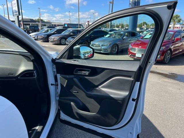 Used 2020 Jaguar F-PACE Premium image 48