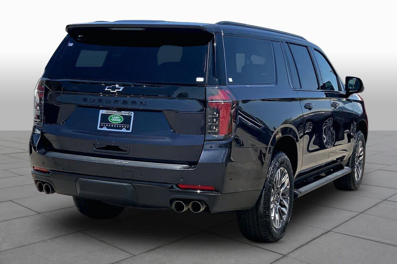 Used 2025 Chevrolet Suburban Z71 AWD/4WD image 12