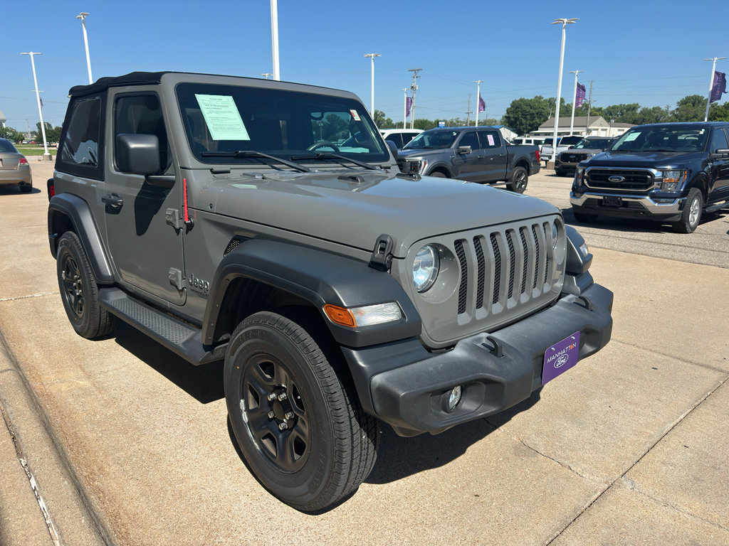 Used 2018 Jeep Wrangler Sport AWD/4WD image 2