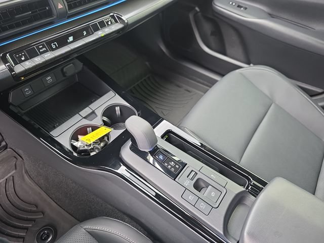 Used 2025 Toyota Prius FWD image 25