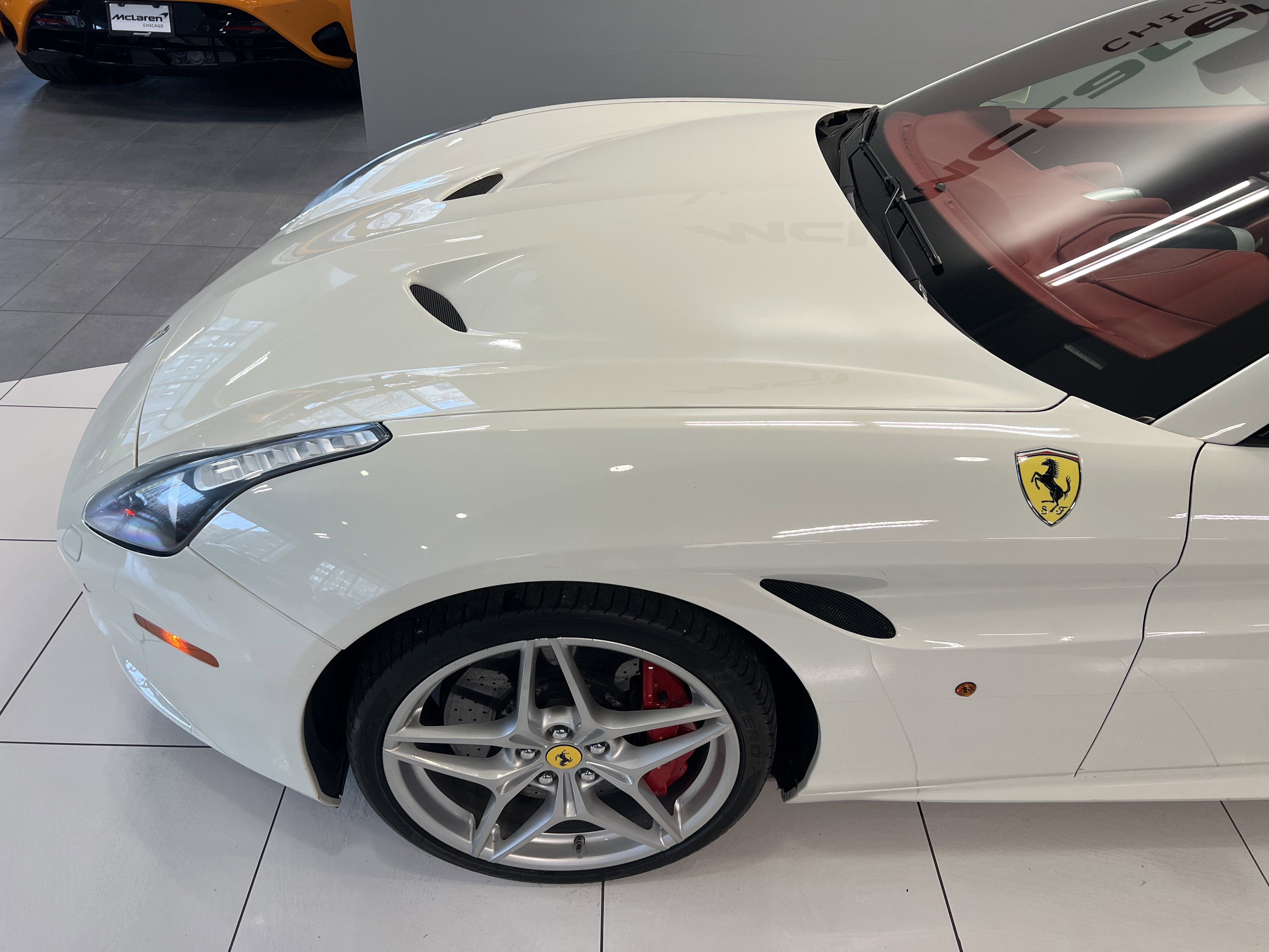 Used 2017 Ferrari California T RWD image 11