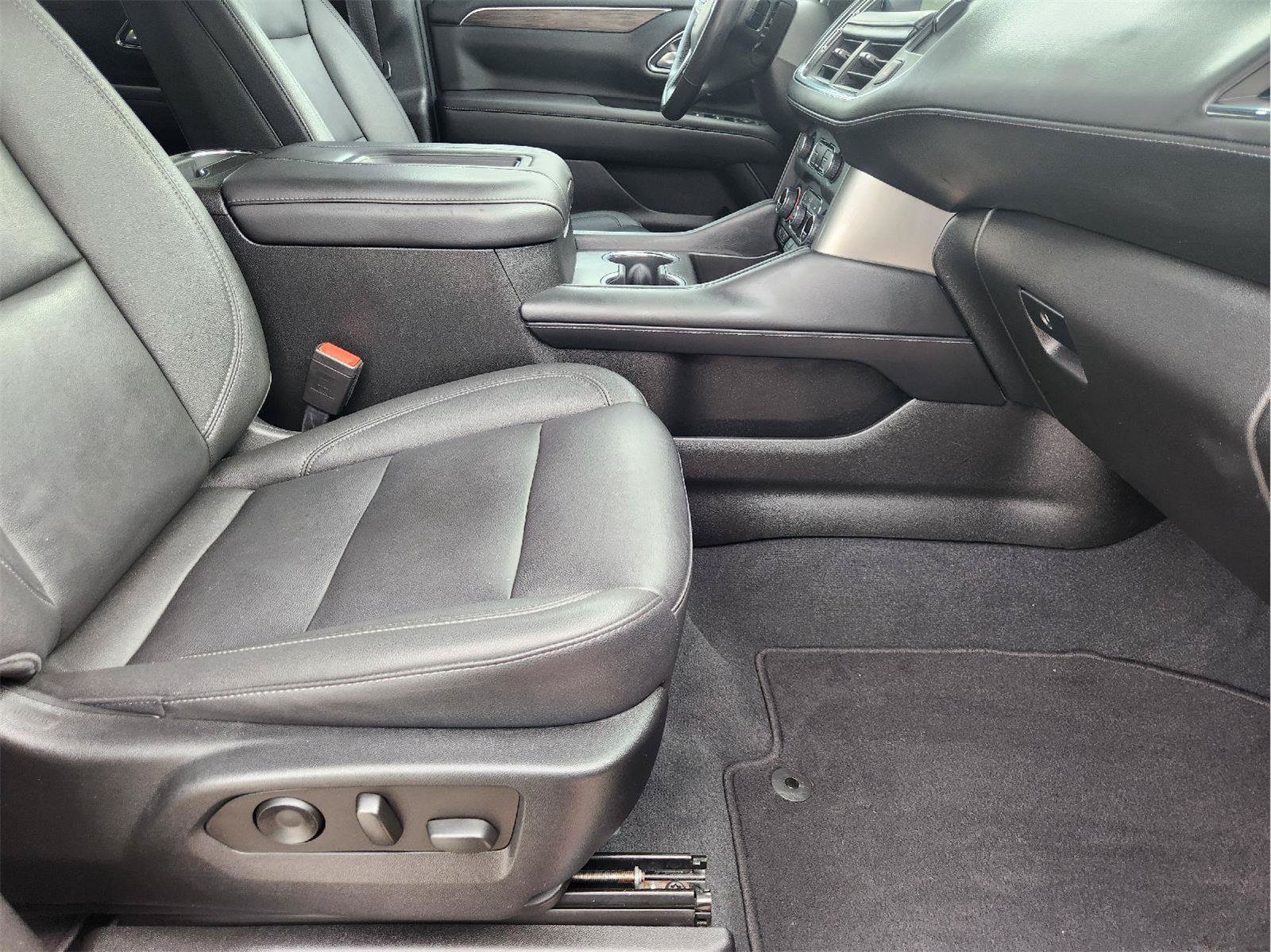 Used 2022 Chevrolet Tahoe LT w/ Luxury Package RWD image 14