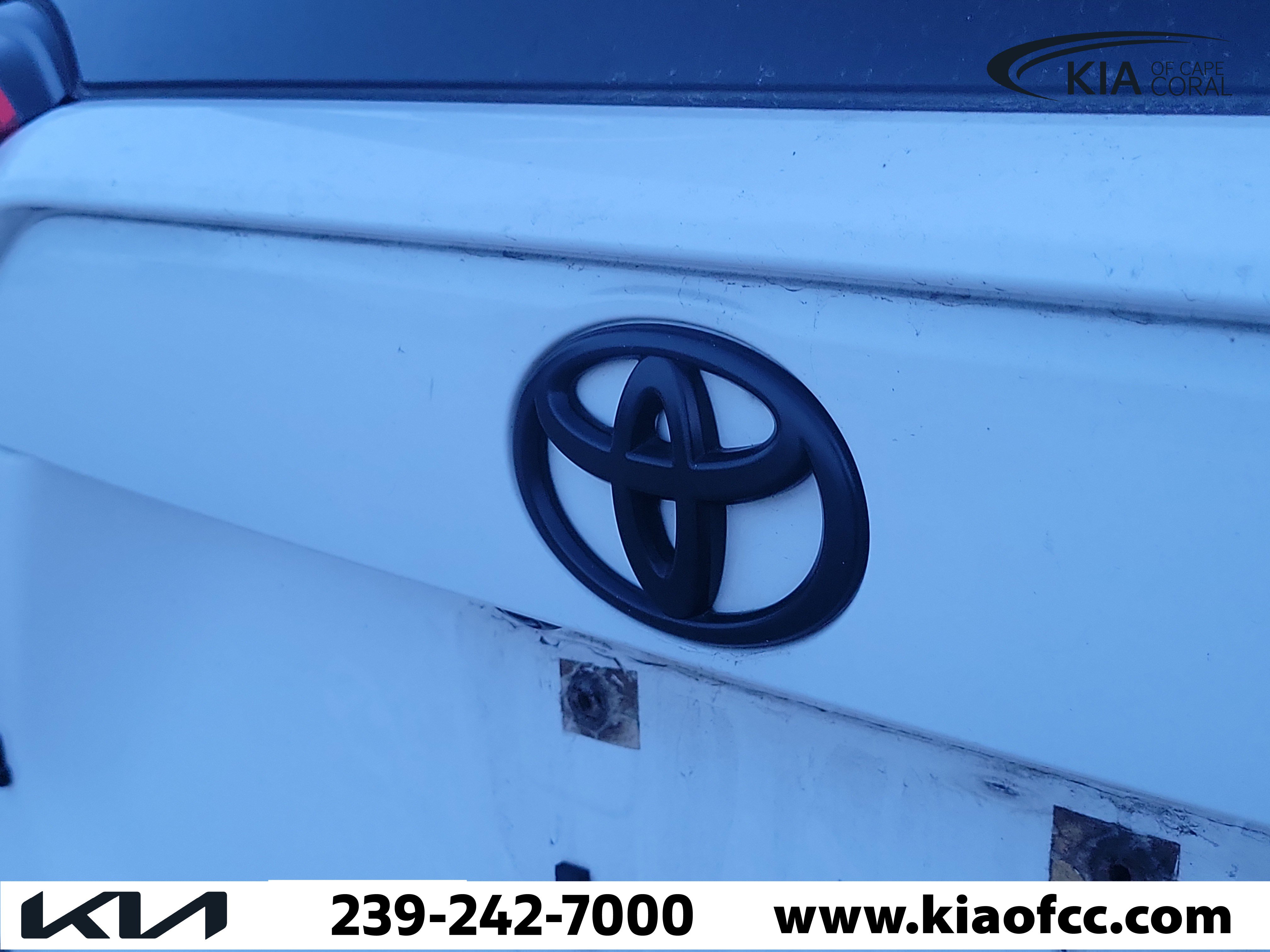 Used 2020 Toyota RAV4 LE w/ All Weather Liner Package AWD/4WD image 12