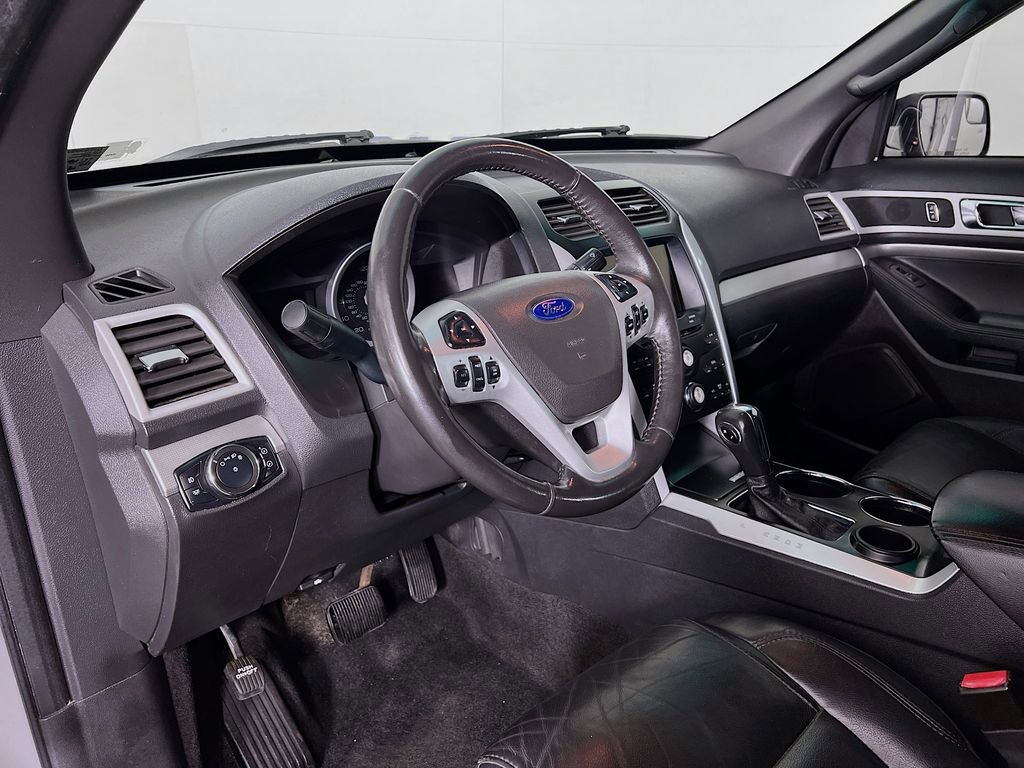 Used 2012 Ford Explorer XLT FWD image 9