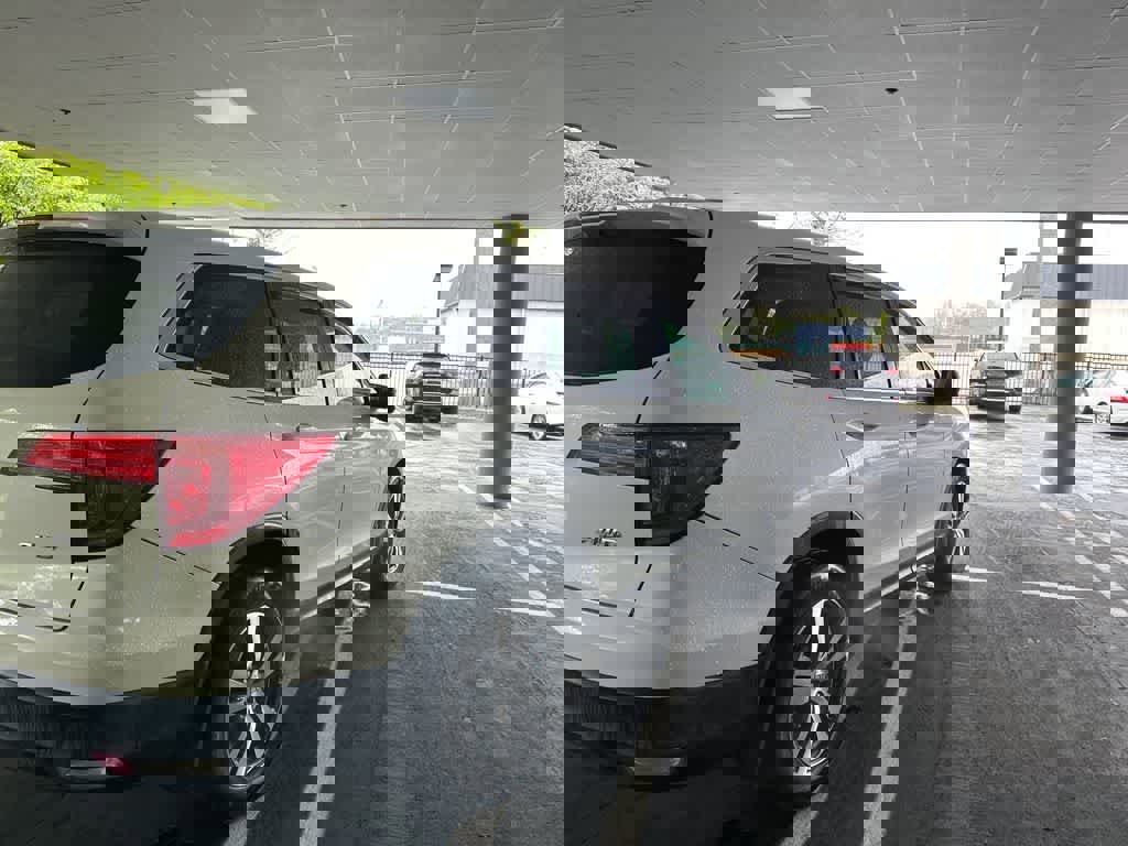 Used 2017 Honda Pilot EX image 16