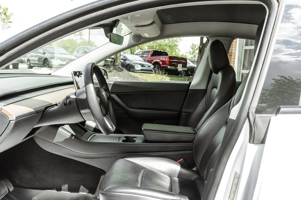 Used 2022 Tesla Model Y Long Range AWD/4WD image 21