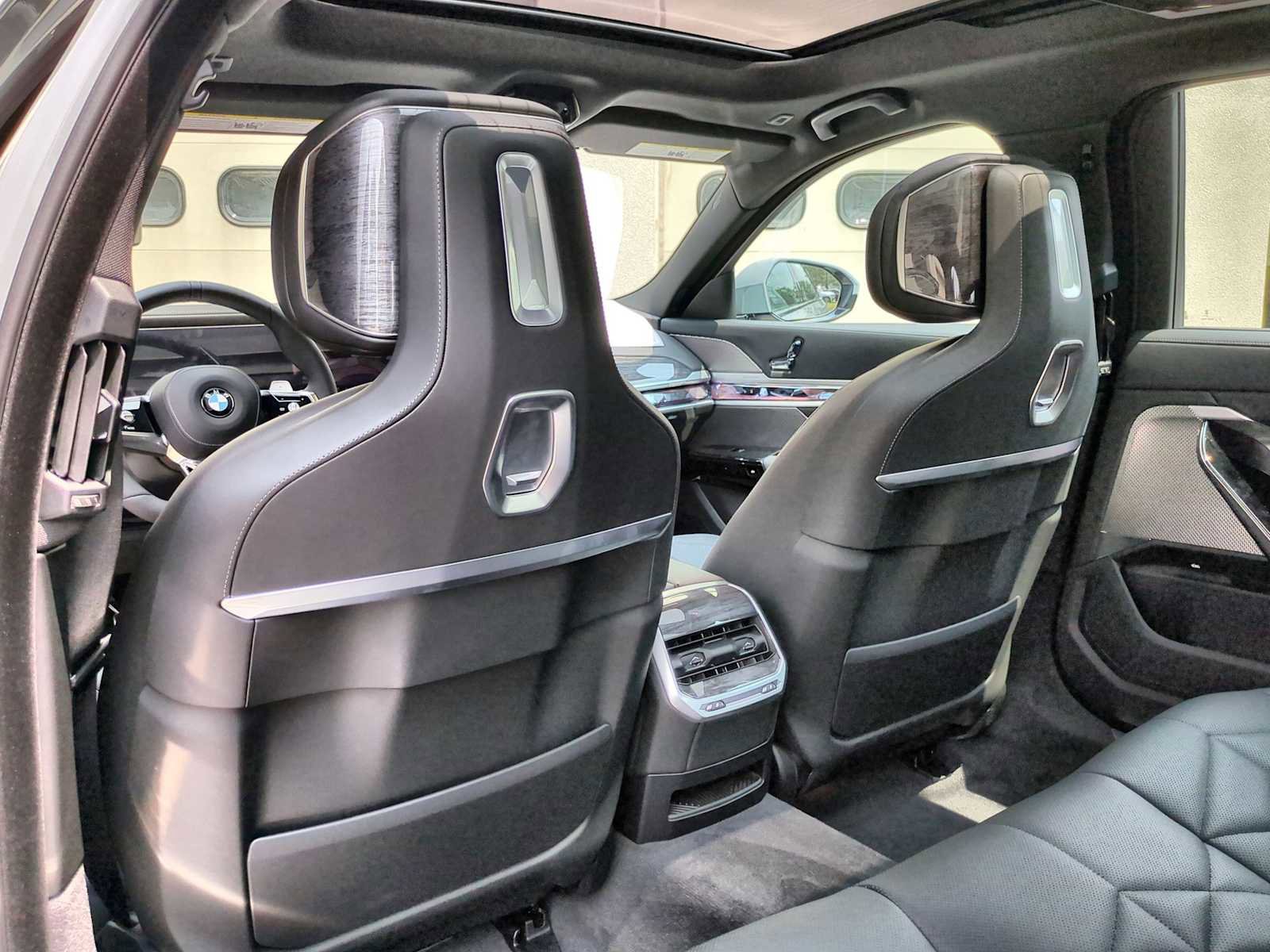 New 2025 BMW 740i xDrive AWD/4WD image 19