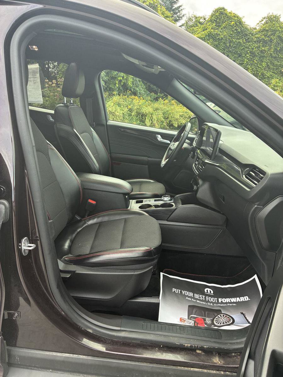 Used 2023 Ford Escape ST-Line w/ Tech Pack #1 AWD/4WD image 15