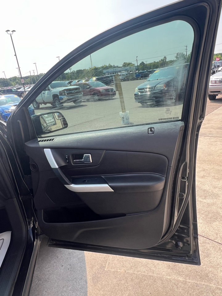 Used 2011 Ford Edge SEL w/ Canadian Comfort Pkg image 16