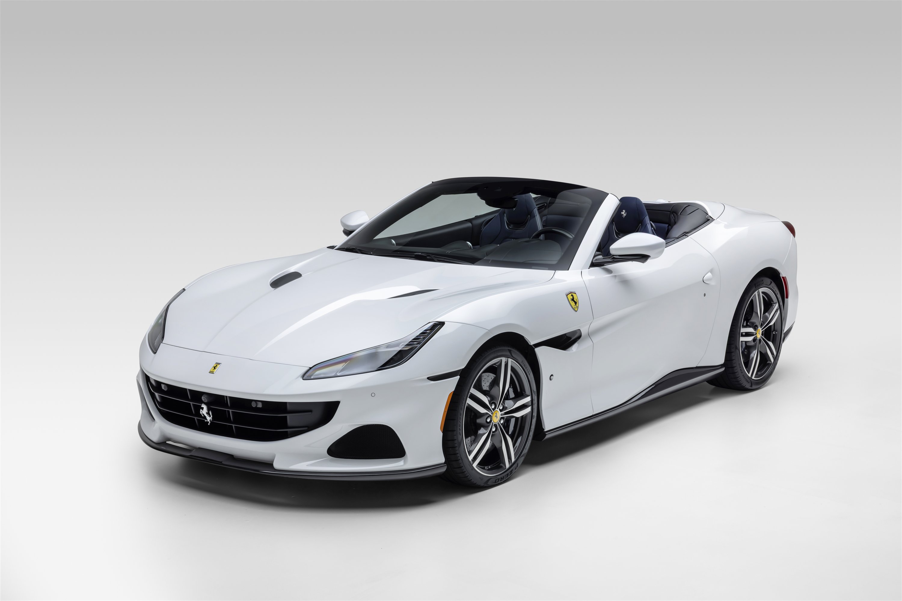 Certified 2023 Ferrari Portofino M RWD image 2
