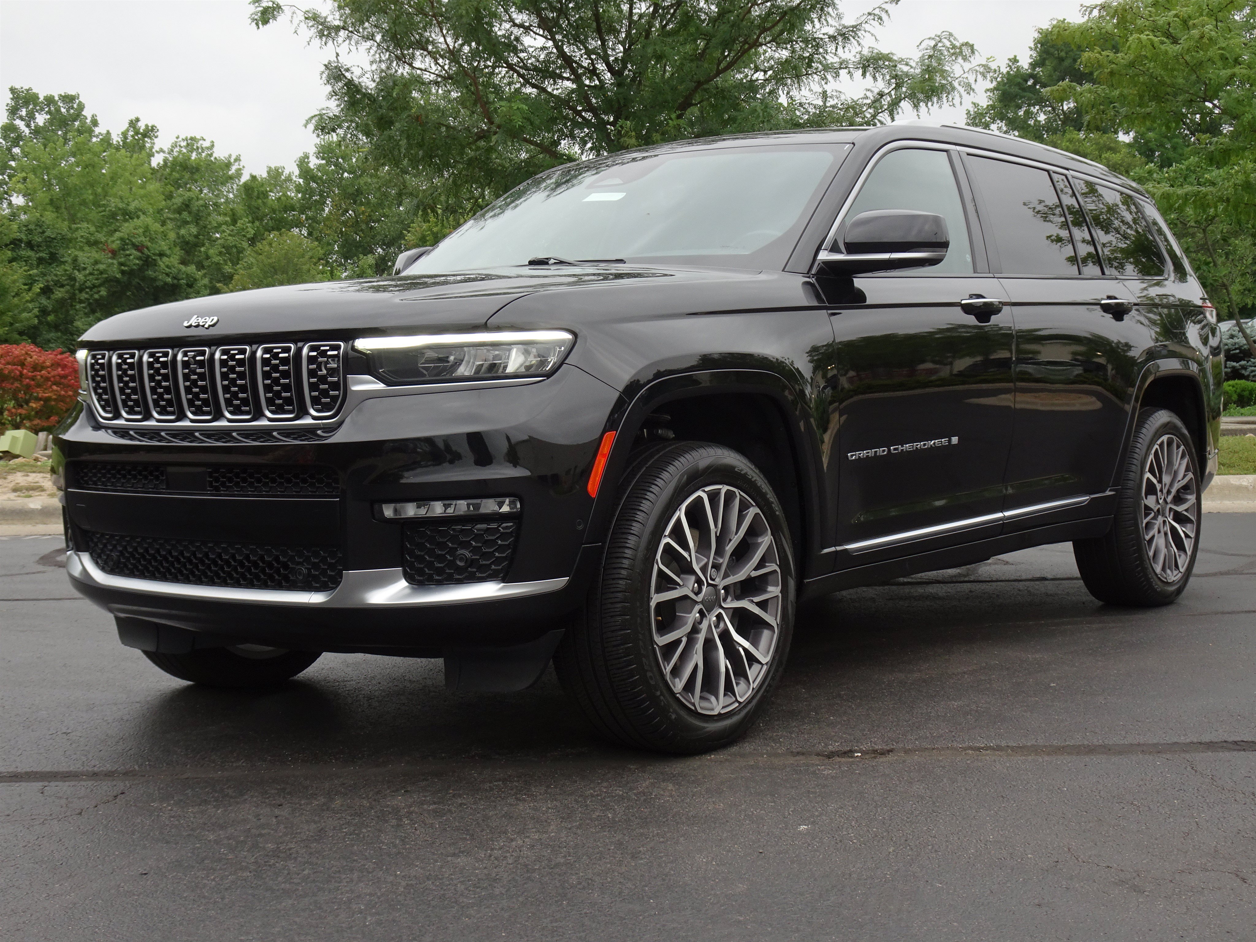 Used 2021 Jeep Grand Cherokee L Summit AWD/4WD image 6
