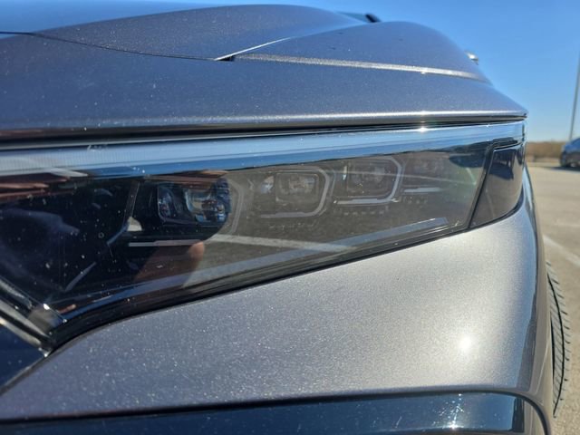 Used 2023 Toyota Crown Limited image 31