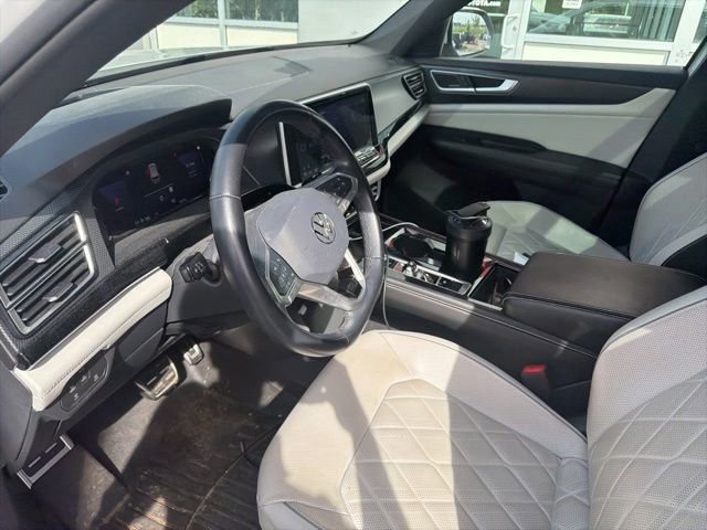 Used 2024 Volkswagen Atlas Cross Sport SEL Premium R-Line AWD/4WD image 13