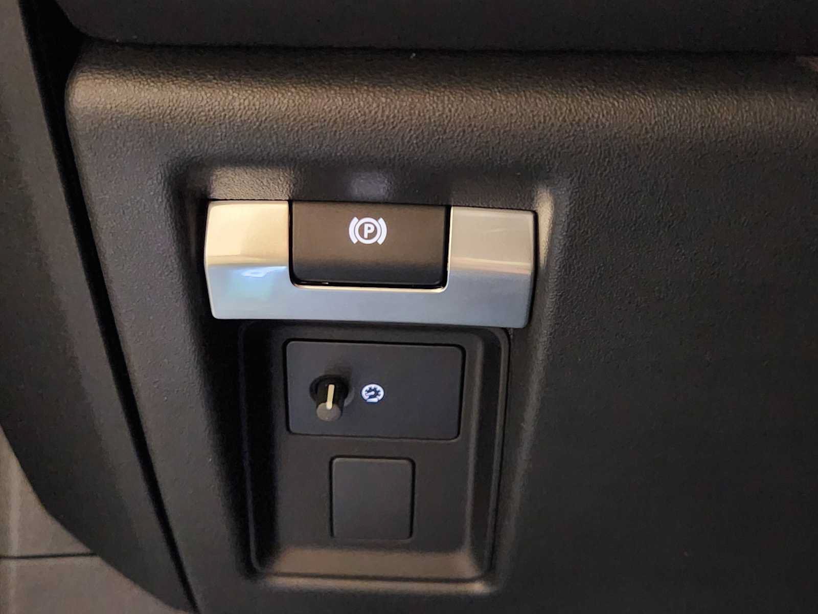 New 2026 Land Rover Defender 110 X AWD/4WD image 35